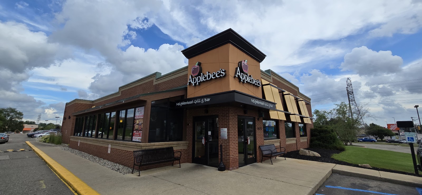 Applebee's Grill + Bar — photo