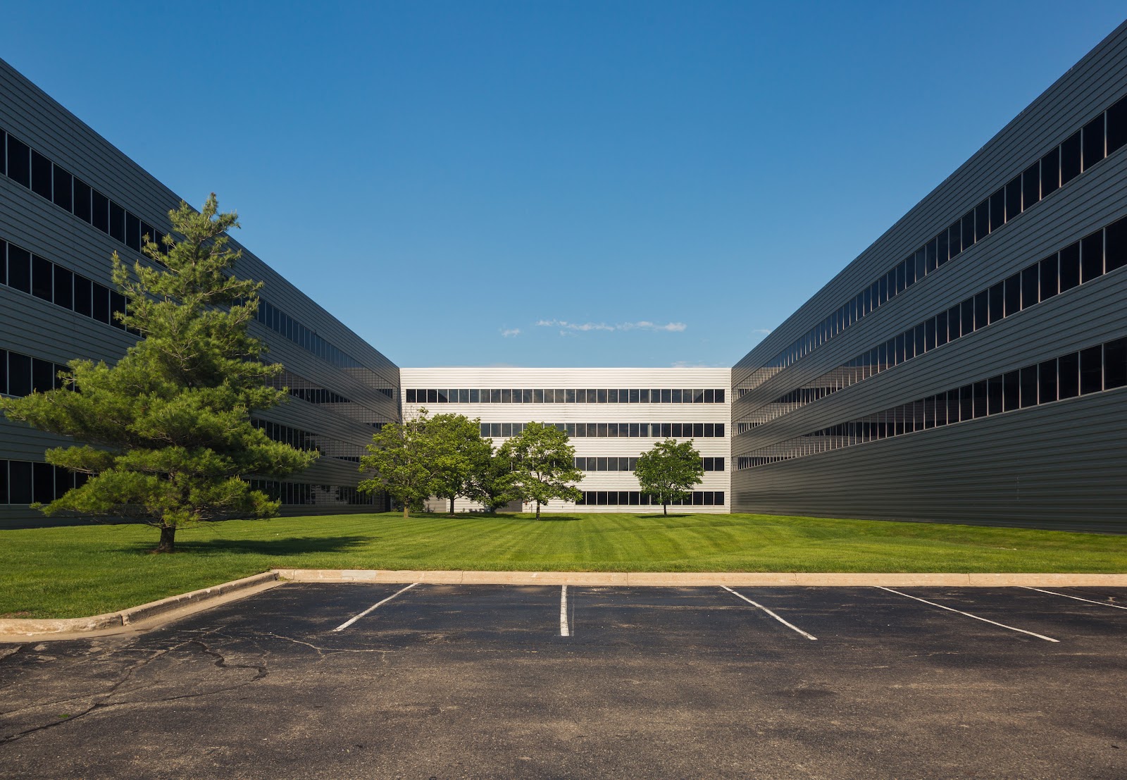Edge Realty, L.L.C. in Auburn Hills