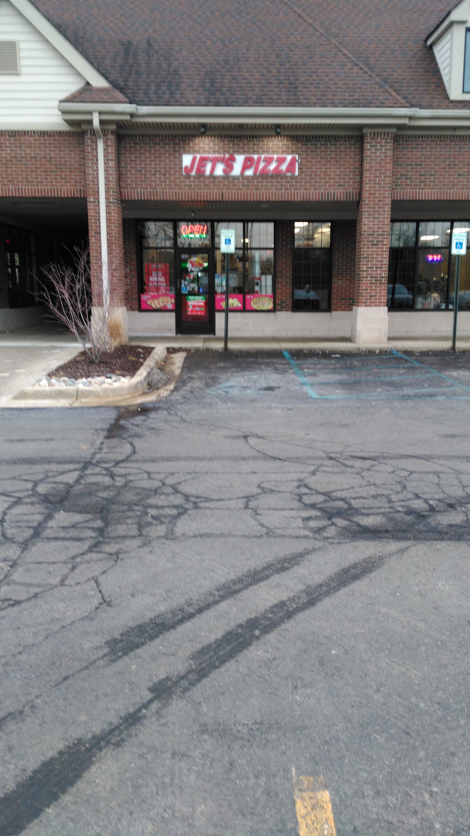 Jet's Pizza in Auburn Hills