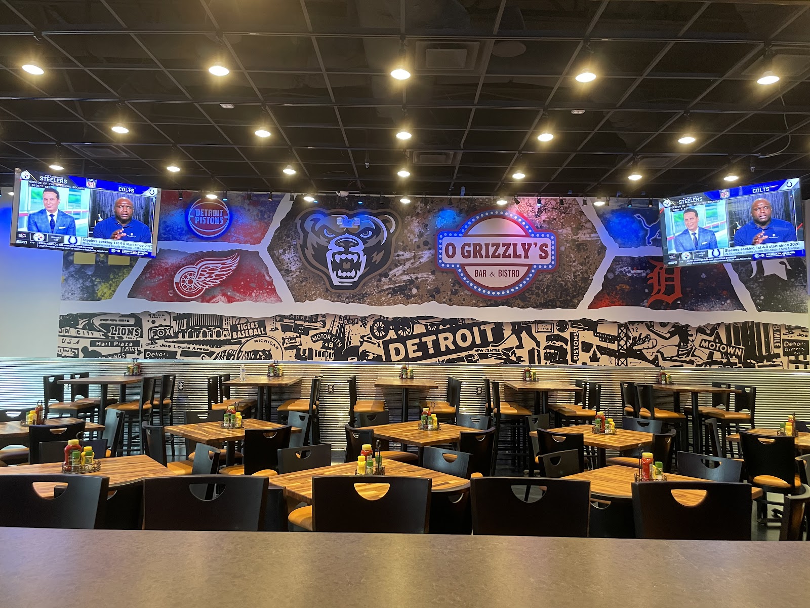 O Grizzly's Bar & Bistro — photo
