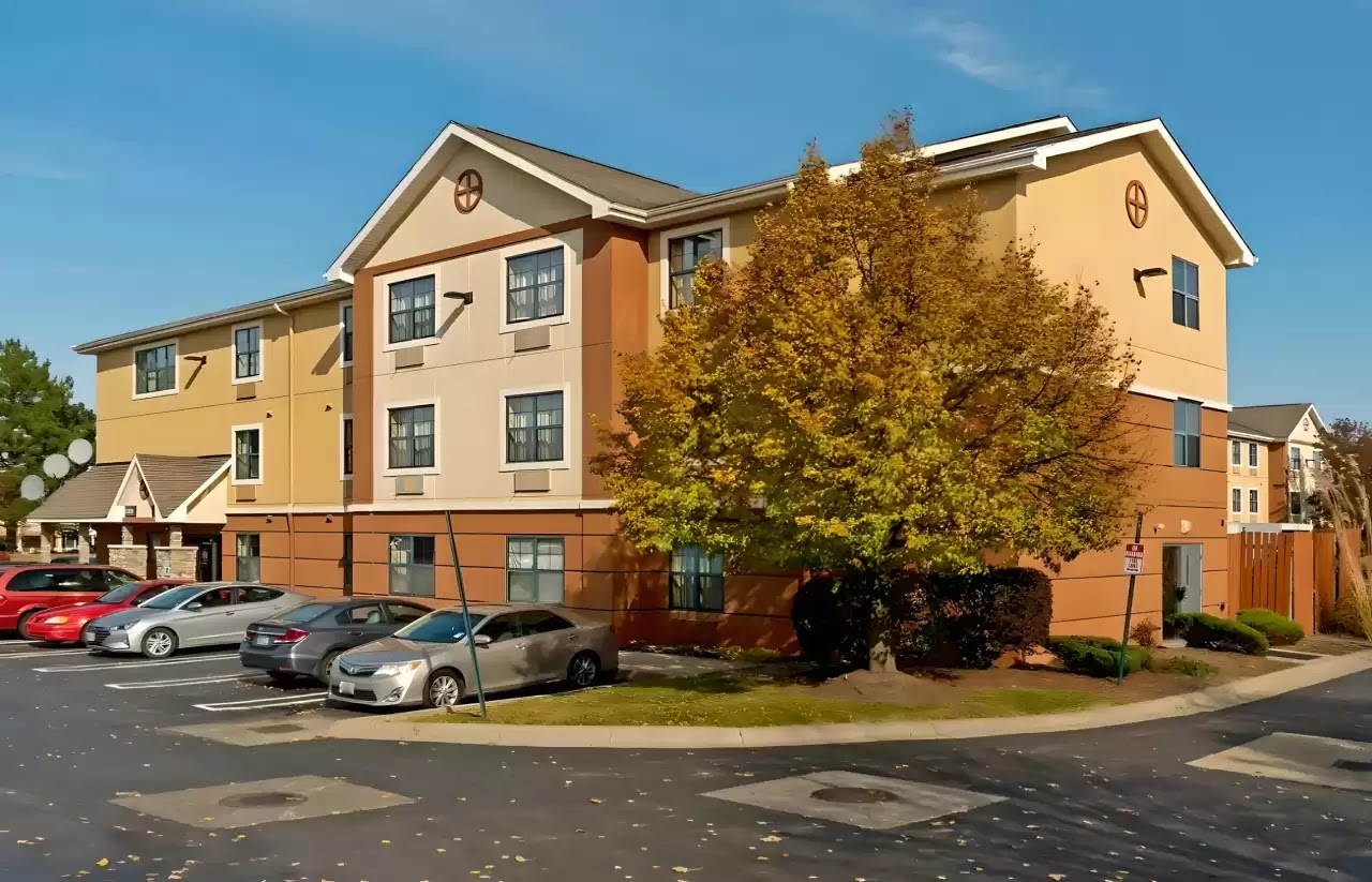 Suburban Studios Auburn Hills - Detroit in Auburn Hills